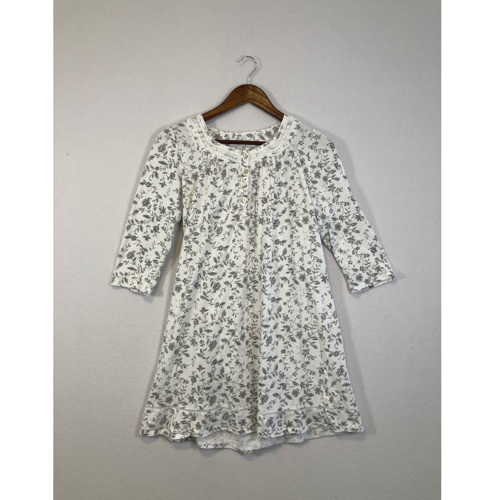 Aria Womens Floral Nightgown White Gray Lace Trim Button Front Sleepwear Size S
